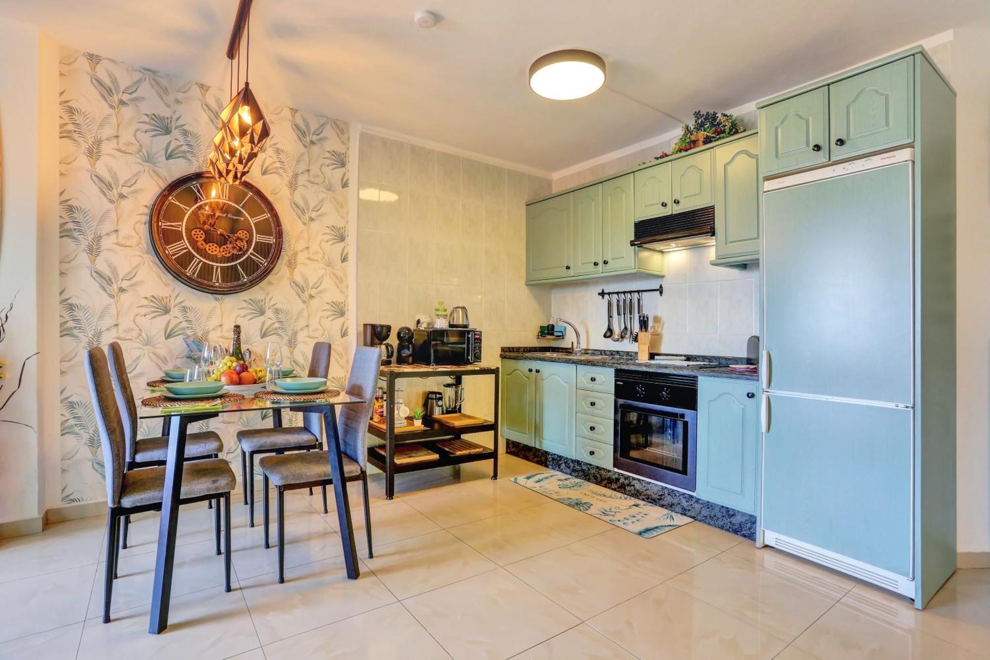 Luxory Dreamy Sunset, Seafront, Direct Access To The Promenade,Wifi,Pool,Free Parking Daire Los Cristianos  Dış mekan fotoğraf